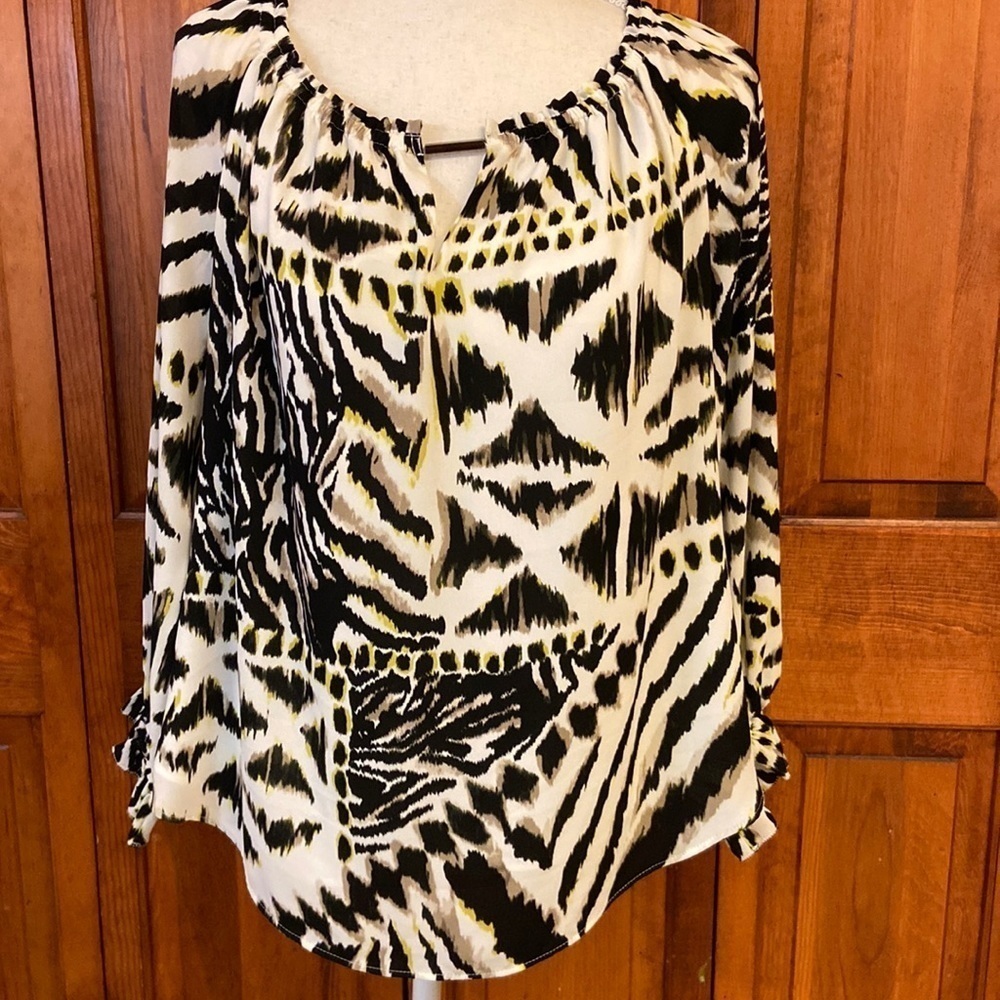 White House Black Market Keyhole Elastic Scoop NecklineOff Shoulder Ecru/Blk NWT